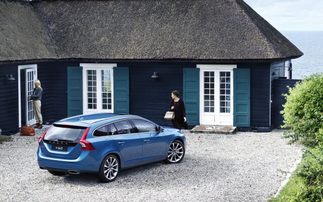 Volvo V60 2015. Desktop wallpaper