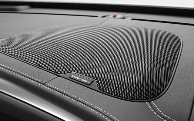 Volvo XC60 2015. Desktop wallpaper