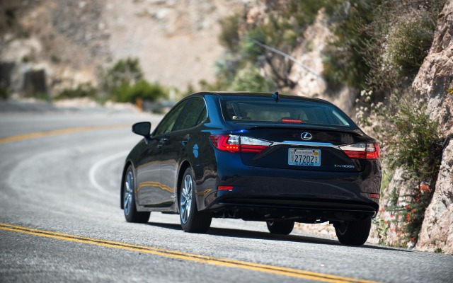 Lexus ES 300h 2016. Desktop wallpaper