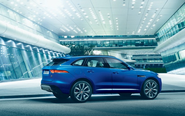Jaguar F-PACE 2017. Desktop wallpaper