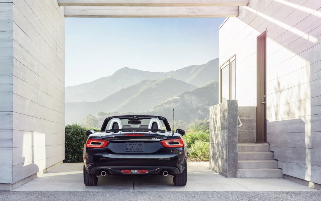 Fiat 124 Spider 2017. Desktop wallpaper