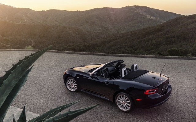 Fiat 124 Spider 2017. Desktop wallpaper