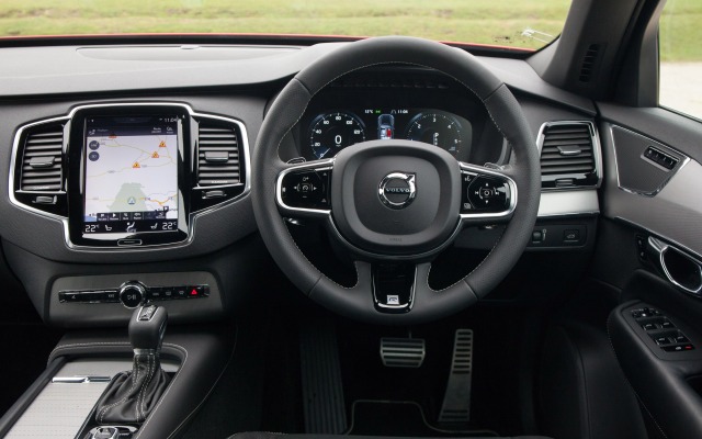 Volvo XC90 R-Design 2016. Desktop wallpaper