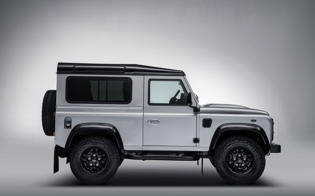 Land Rover Defender 2 000 000 2015. Desktop wallpaper