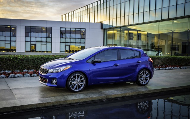 Kia Forte5 SX 2017. Desktop wallpaper