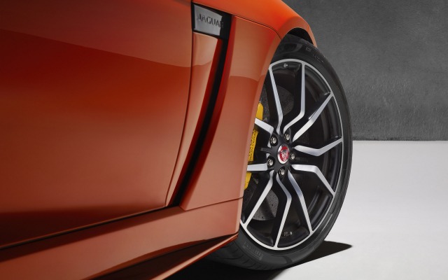 Jaguar F-PACE SVR 2016. Desktop wallpaper