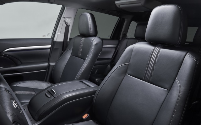Toyota Highlander 2017. Desktop wallpaper