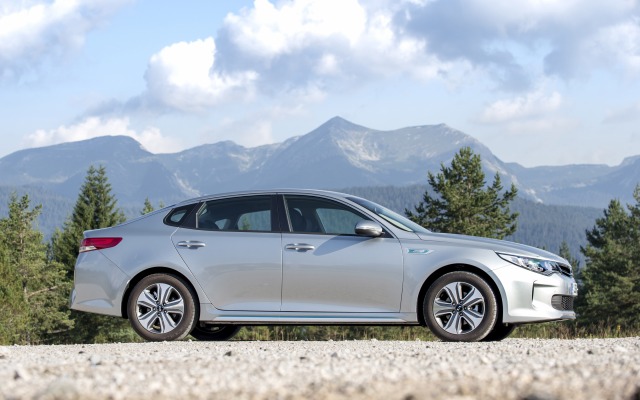 Kia Optima PHEV Hybrid 2016. Desktop wallpaper