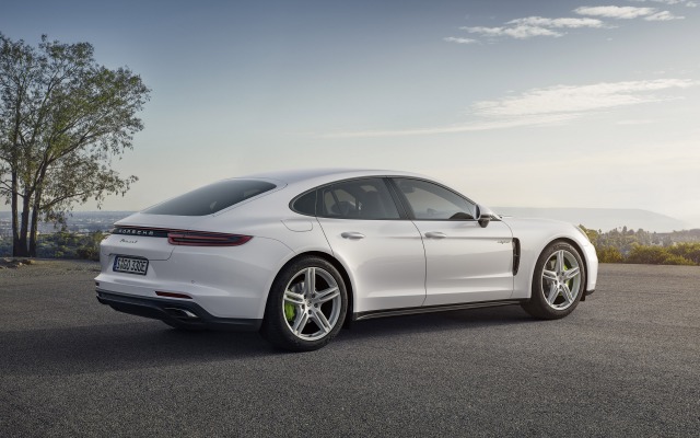 Porsche Panamera 4 E-Hybrid 2018. Desktop wallpaper
