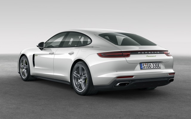 Porsche Panamera 4 E-Hybrid 2018. Desktop wallpaper