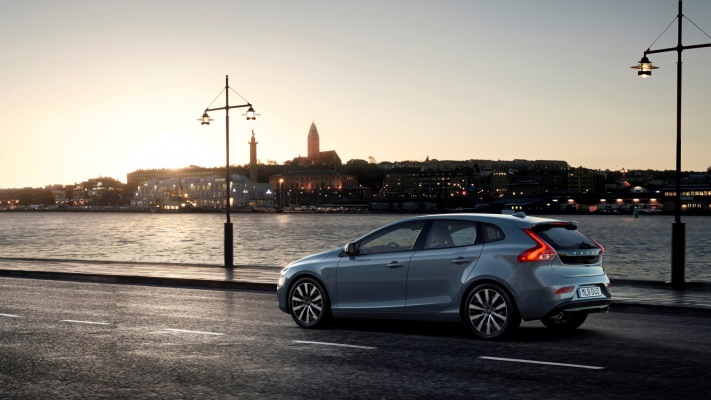 Volvo V40 2017. Desktop wallpaper