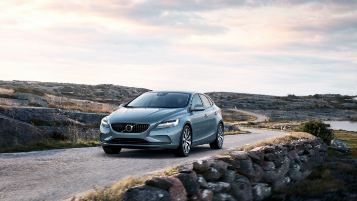 Volvo V40 2017. Desktop wallpaper