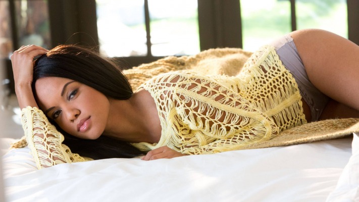 Alyssa Lee. Desktop wallpaper