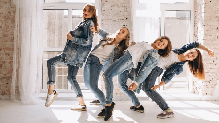 Girls. Desktop wallpaper