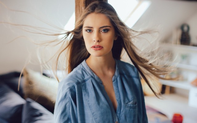 Camille Rochette. Desktop wallpaper