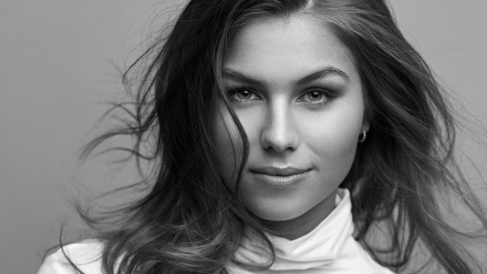 Natalie Kuck. Desktop wallpaper