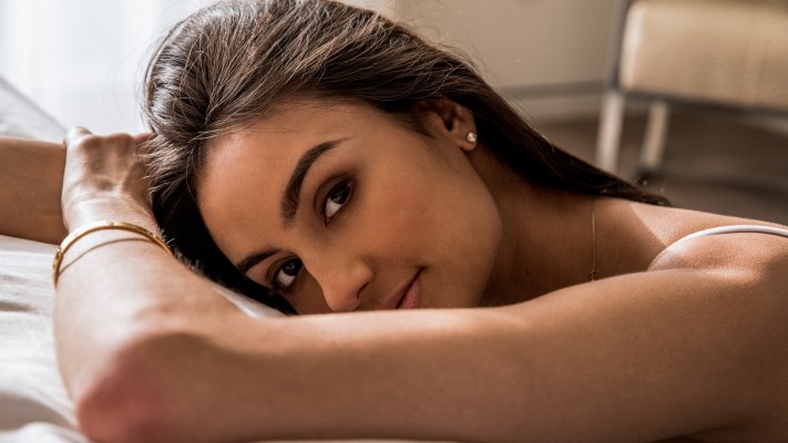 Eliza Ibarra. Desktop wallpaper