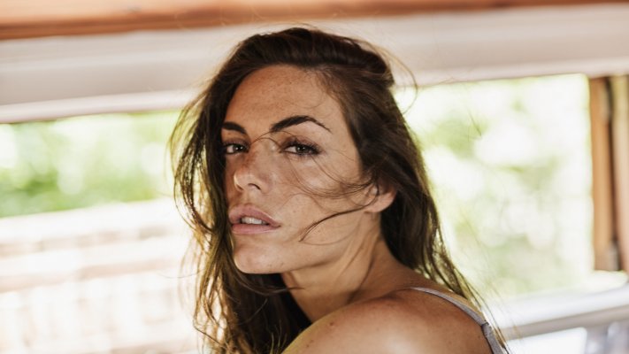 Emilia Attias. Desktop wallpaper