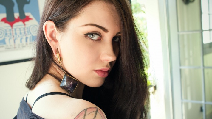 Ashley Holat. Desktop wallpaper