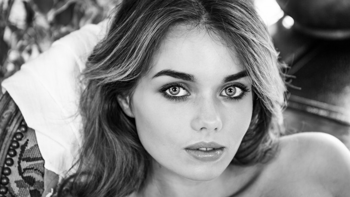 Keira Blue. Desktop wallpaper