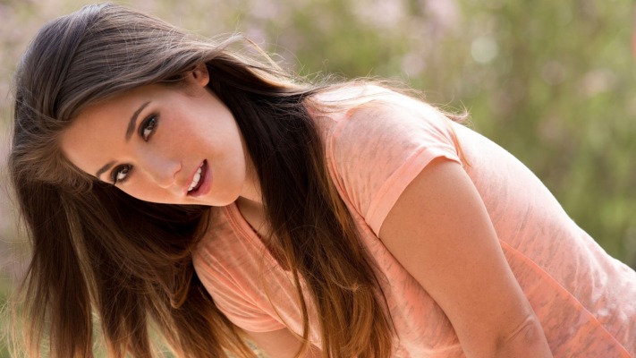 Eva Lovia. Desktop wallpaper