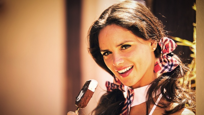 Adele Taylor. Desktop wallpaper