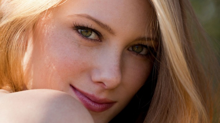 Shae Snow. Desktop wallpaper