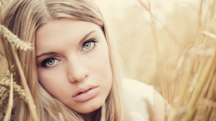Alina Stolzenburg. Desktop wallpaper
