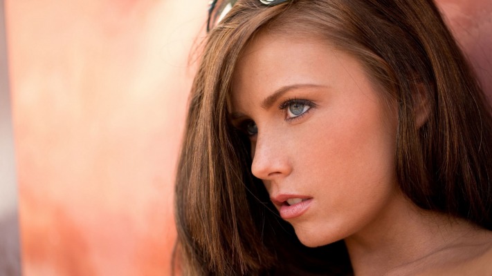 Whitney Westgate. Desktop wallpaper