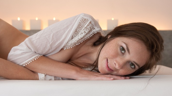 Katie G. Desktop wallpaper