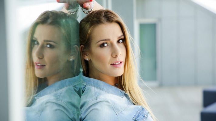 Alexis Crystal. Desktop wallpaper