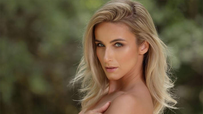 Cara Mell. Desktop wallpaper