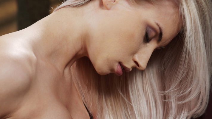 Adele B. Desktop wallpaper