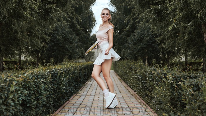 Katrin Sarkazi. Desktop wallpaper