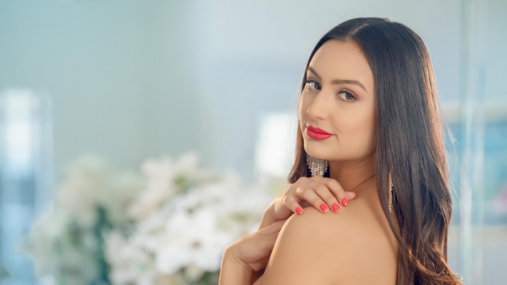 Eliza Ibarra. Desktop wallpaper