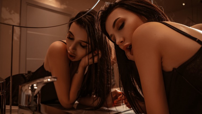 Girls. Desktop wallpaper