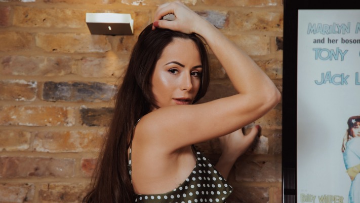 Laura Hollyman. Desktop wallpaper