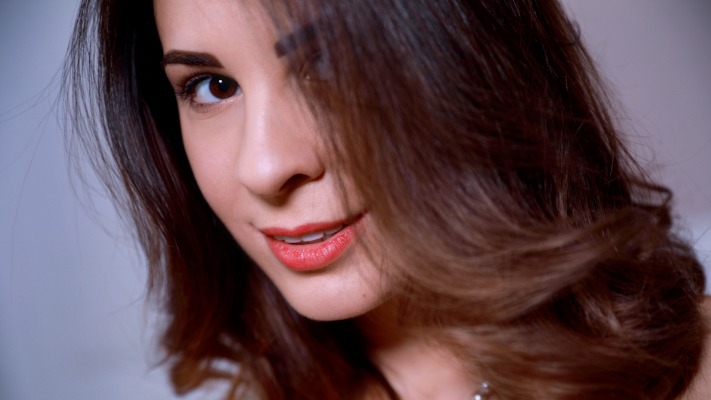 Alice Kelly. Desktop wallpaper