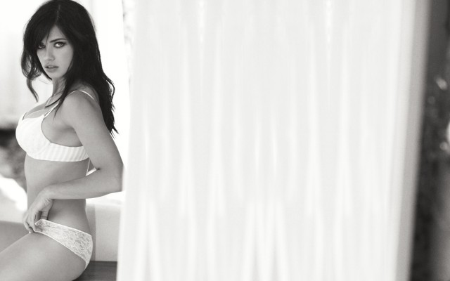 Adriana Lima. Desktop wallpaper