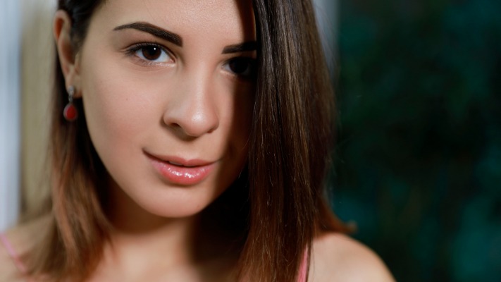 Alice Kelly. Desktop wallpaper
