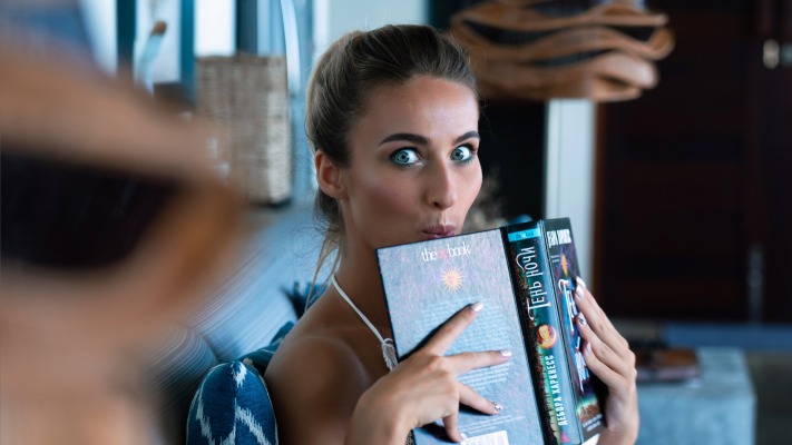 Cara Mell. Desktop wallpaper