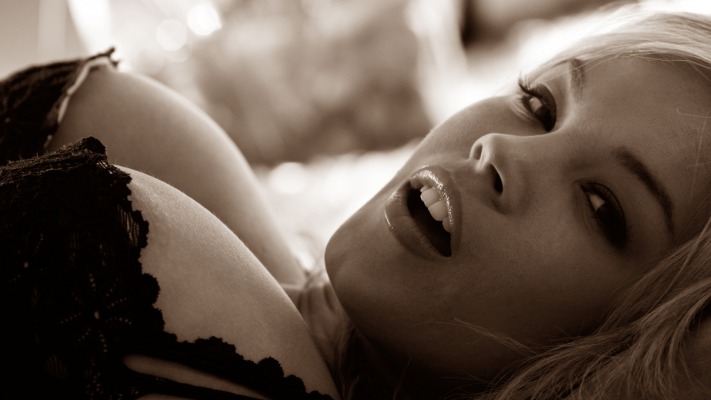 Brea Lynn. Desktop wallpaper