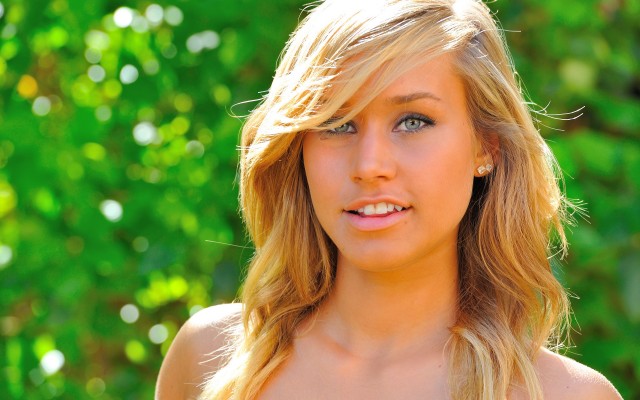 Kennedy Leigh. Desktop wallpaper
