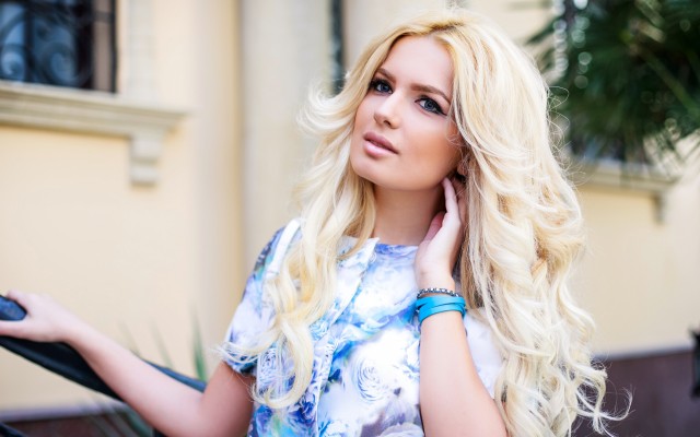 Girls. Desktop wallpaper