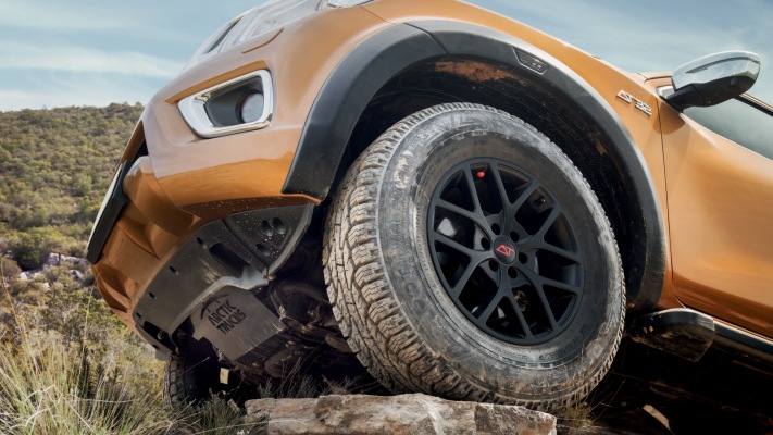 Nissan Navara Off-Roader 2018. Desktop wallpaper