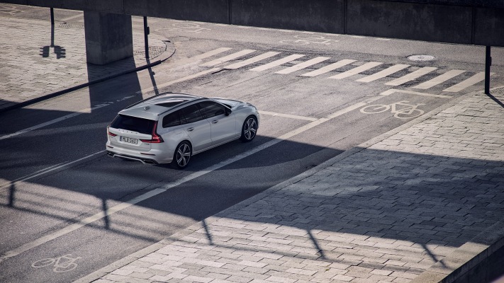 Volvo V60 R-Design 2019. Desktop wallpaper