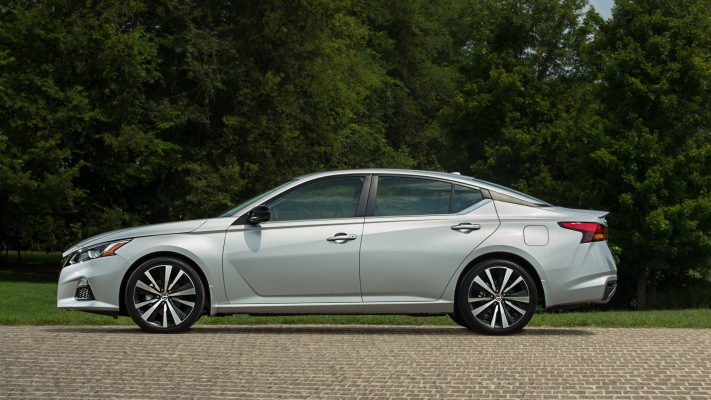 Nissan Altima 2019. Desktop wallpaper