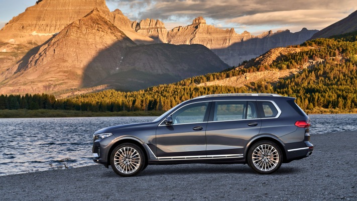 BMW X7 xDrive40i 2019. Desktop wallpaper