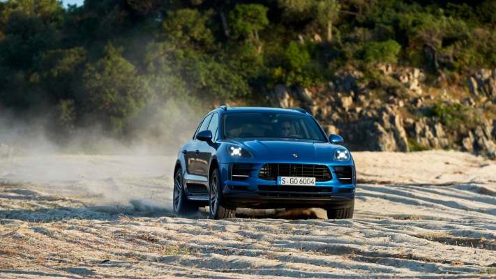 Porsche Macan 2018. Desktop wallpaper