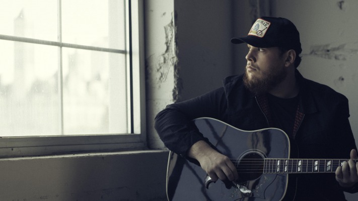 Luke Combs. Desktop wallpaper